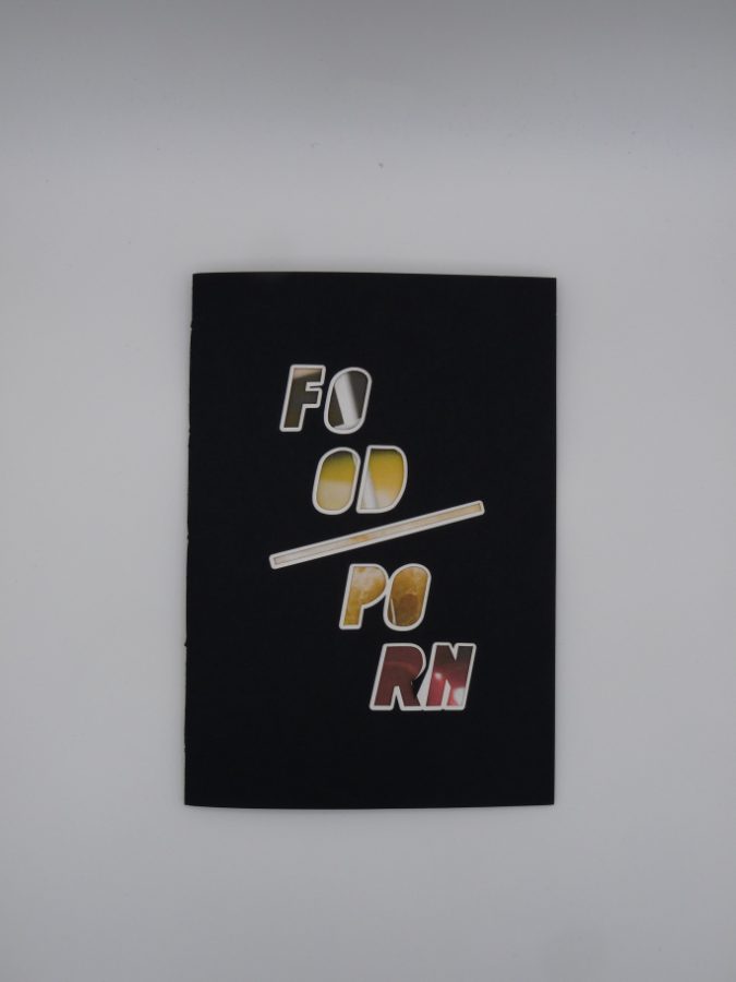F##D P#RN, couverture noire : les lettres évidées laissent voir la fondue